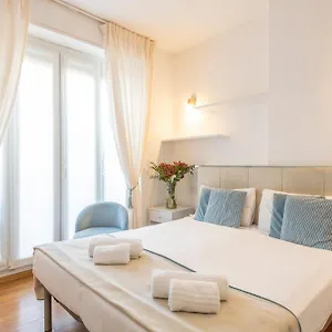 Flowers Guest house Milan